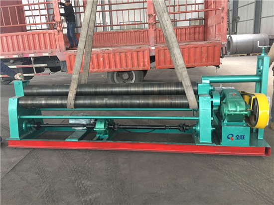 三(sān)輥卷闆(pǎn)機